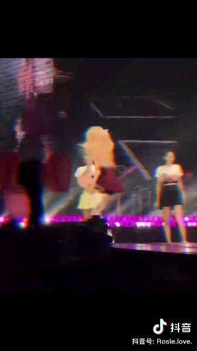 带你吃瓜蹦迪现场视频播放,带你领略吃瓜蹦迪的狂欢盛宴