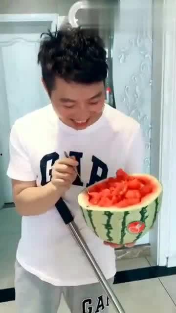 新婚老公吃瓜视频大全集,新婚老公吃瓜视频大全集回顾