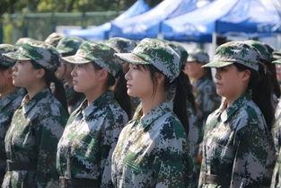 军训小姐姐跳舞吃瓜视频,欢乐军训瞬间走红网络