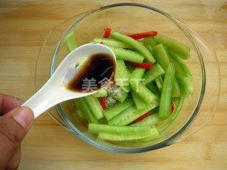 小酸瓜能吃吗怎么吃的视频,轻松学会家常吃法