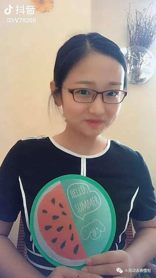 抖音搜吃瓜小可爱的视频,吃瓜小可爱带你领略美食世界