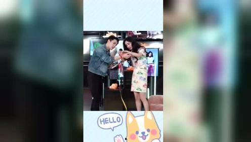 校友吃瓜现场视频,吃瓜视频曝光，笑料百出！