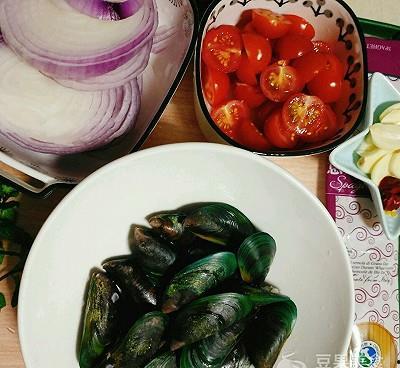 泰国大叔吃青口瓜视频大全,青口瓜美食视频大盘点