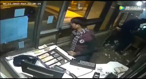 监控下吃瓜打架视频,吃瓜群众上演现实版“街头斗殴”