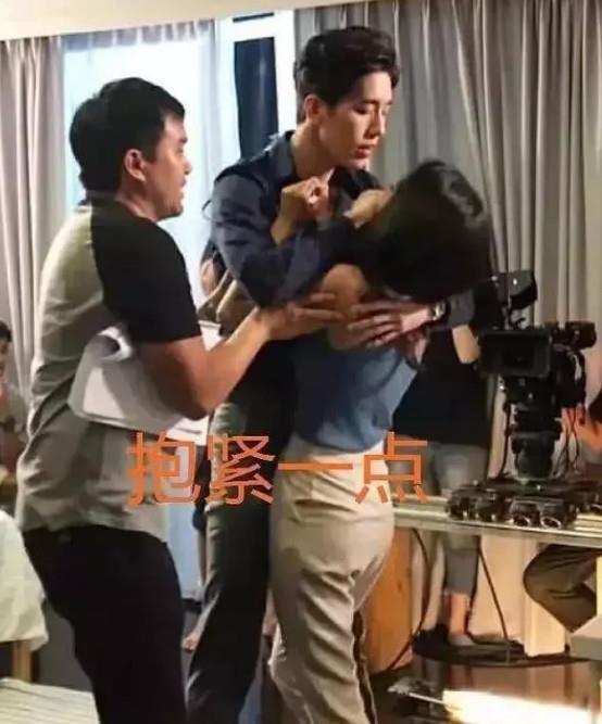 新加坡旁吃瓜群众视频,揭秘真实生活百态