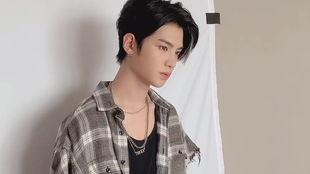 黄明昊起哄吃瓜视频大全,笑料百出，欢乐无限