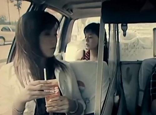 吃瓜看美女被撞车视频,视频曝光引网友热议