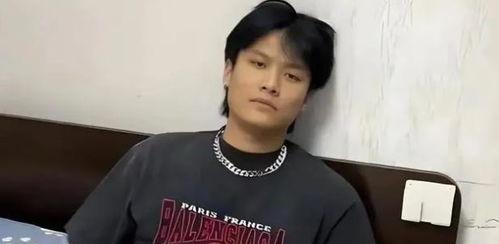 吃瓜男博主投稿视频,一场视觉盛宴背后的故事