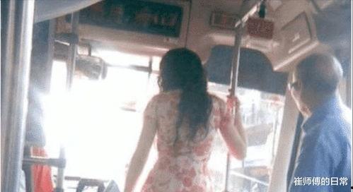 吃瓜被人看到尴尬视频,吃瓜被拍，网友热议