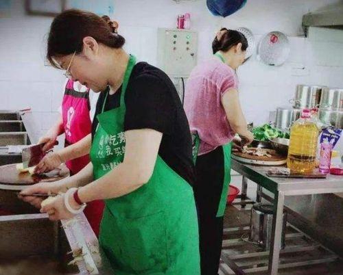 西宁女家长吃瓜视频,揭秘网络舆论背后的真相